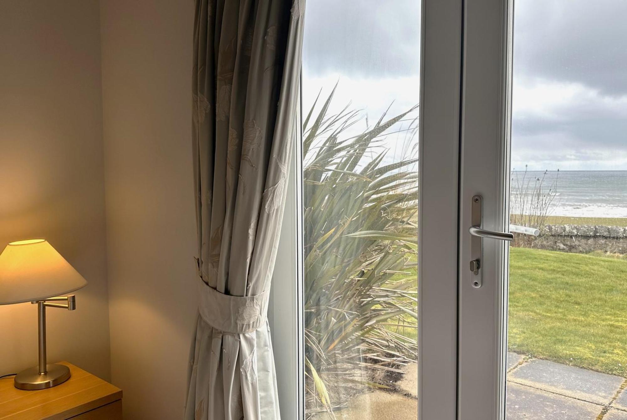 No2 The Links Apartment, Brora Exterior photo